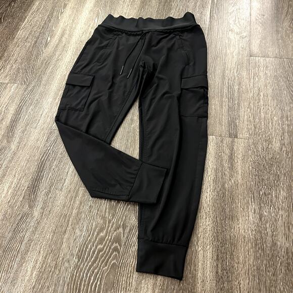 Athleta Sutton Cargo Joggers Black Sz 4 High Rise Athletic Pants EUC Athleisure - Picture 6 of 16